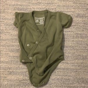 L’oved baby organic kimono onesie
